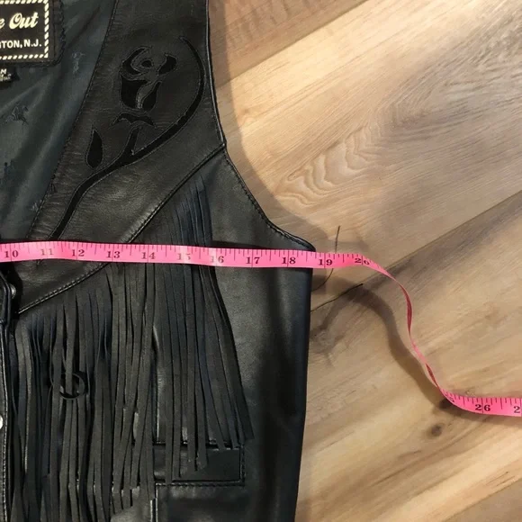Hyde Out Black Fringe Leather Tie at Side Suede Roses Vest Size M - Picture 3 of 10